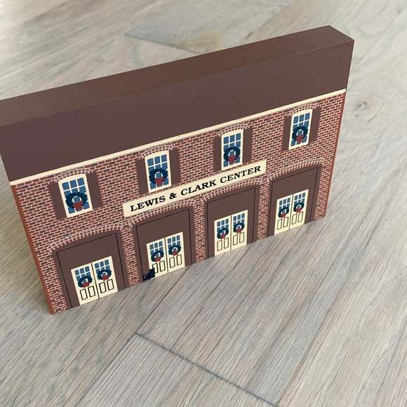 Lewis and Clark Center - St. Charles Missouri Christmas Series - The Cat's Meow - Picture 5 of 6